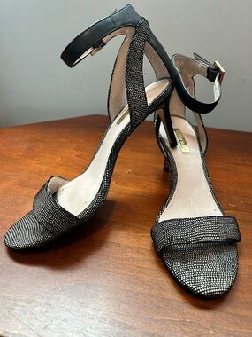Louise et Cie hyacinth Black white  Textured Ankle-Strap Heels with Gold Buckle8
